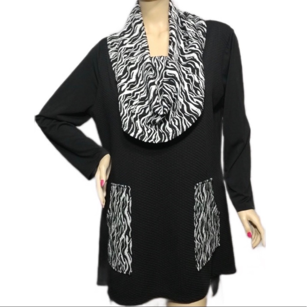 Calesas Black& White Zebra Cowl Neck Dress 2X